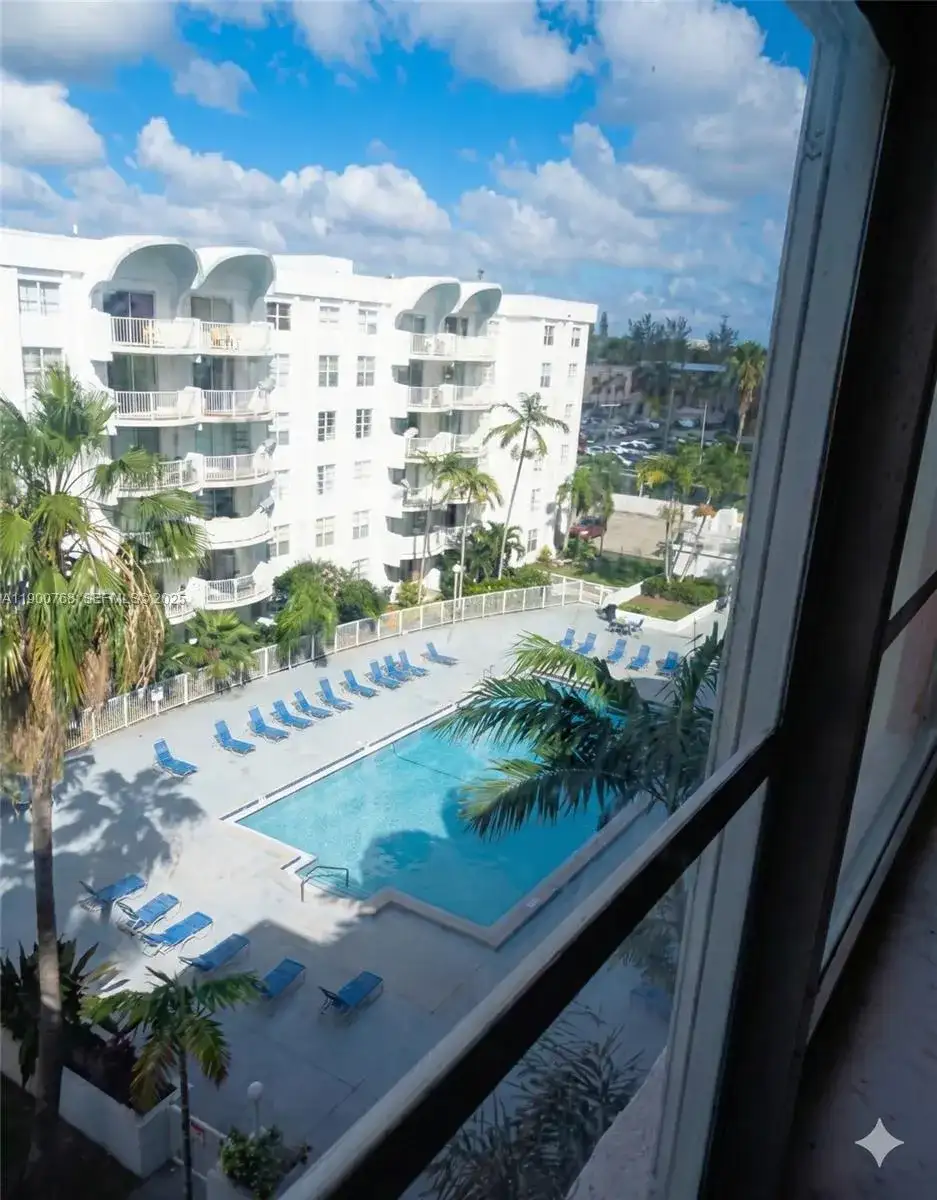 494 NW 165th St Rd # 602, Miami FL 33169 photo 3
