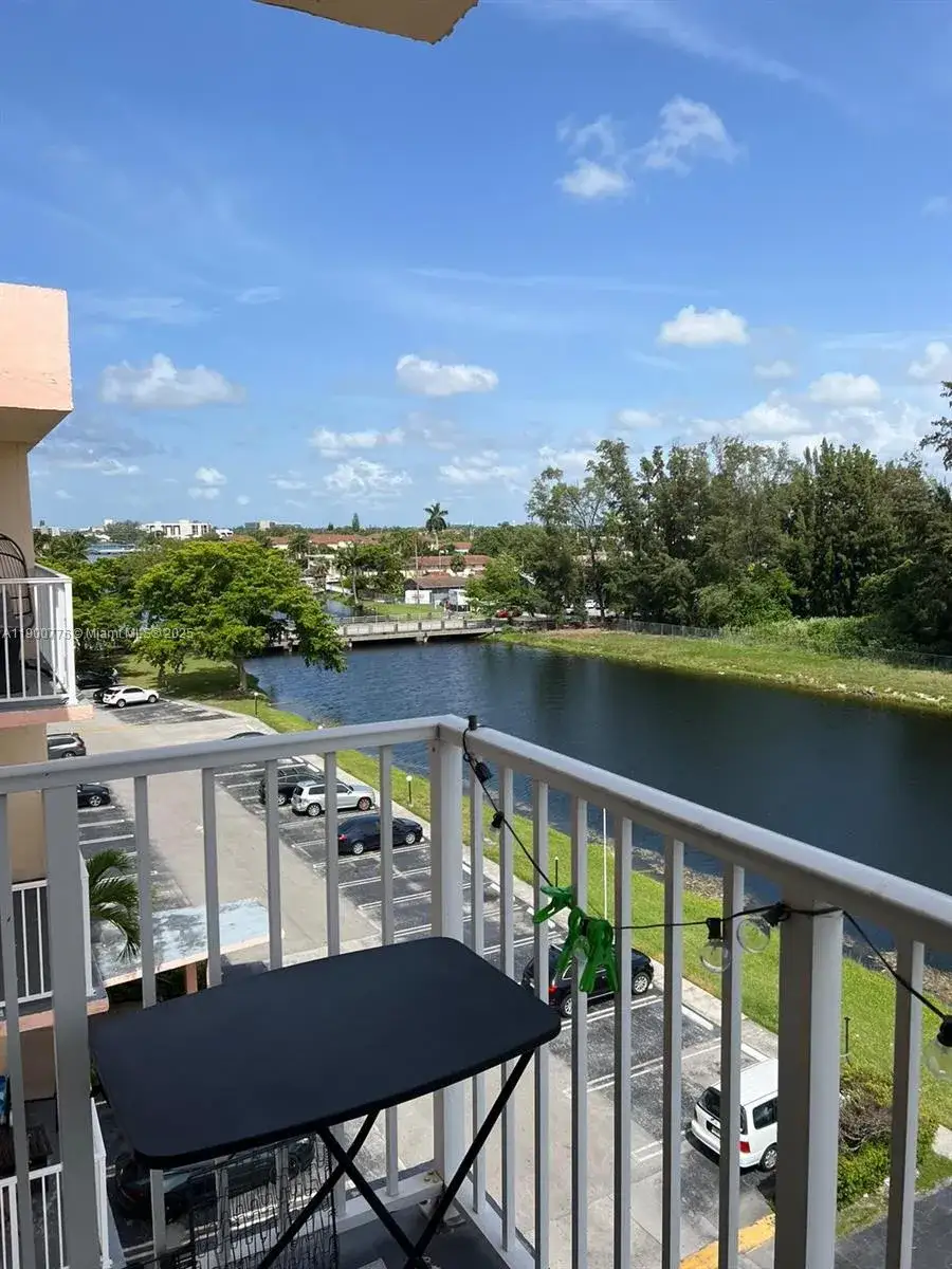 16465 NE 22nd Ave # 617, North Miami Beach FL 33160