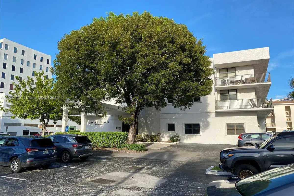 1900 Diana Dr # 3D, Hallandale Beach FL 33009