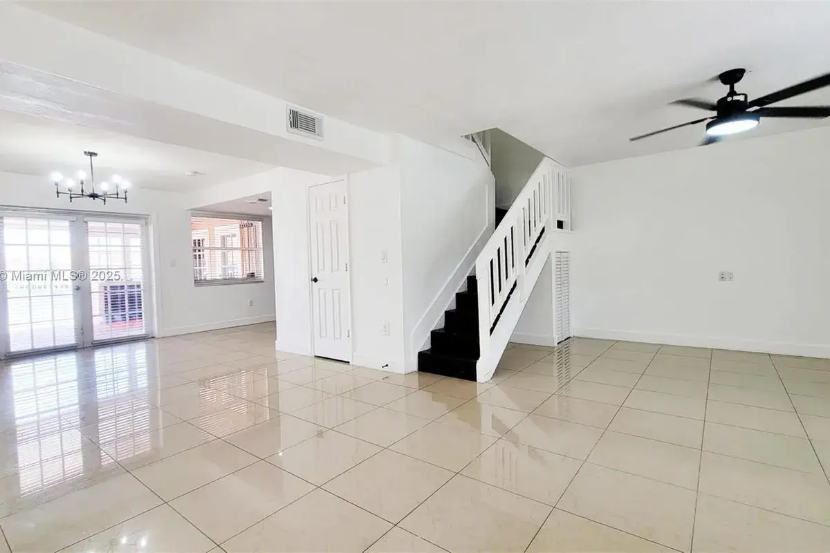 5320 W 26 Ave # 108, Hialeah FL 33016