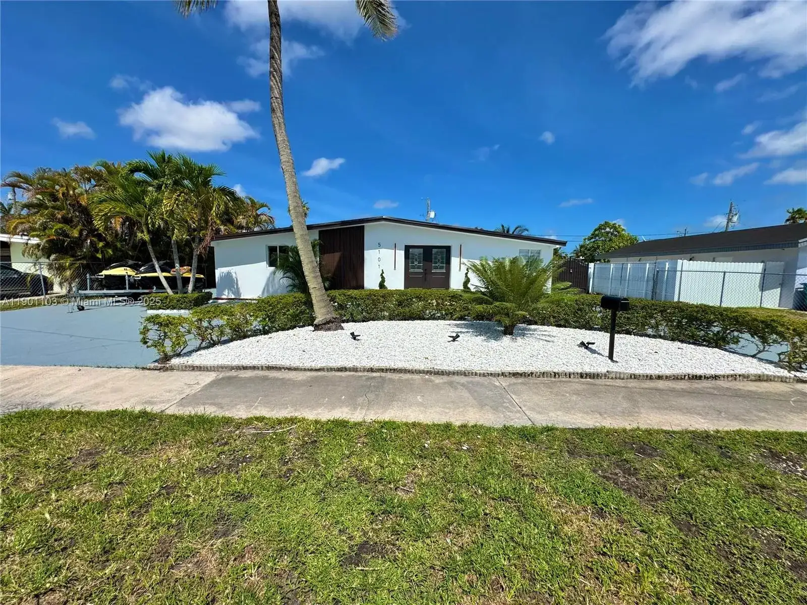5101 SW 112th Pl, Miami FL 33165 photo 2