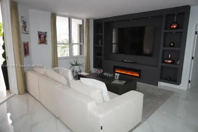 701 Brickell Key Blvd # 412, Miami FL 33131 photo 2