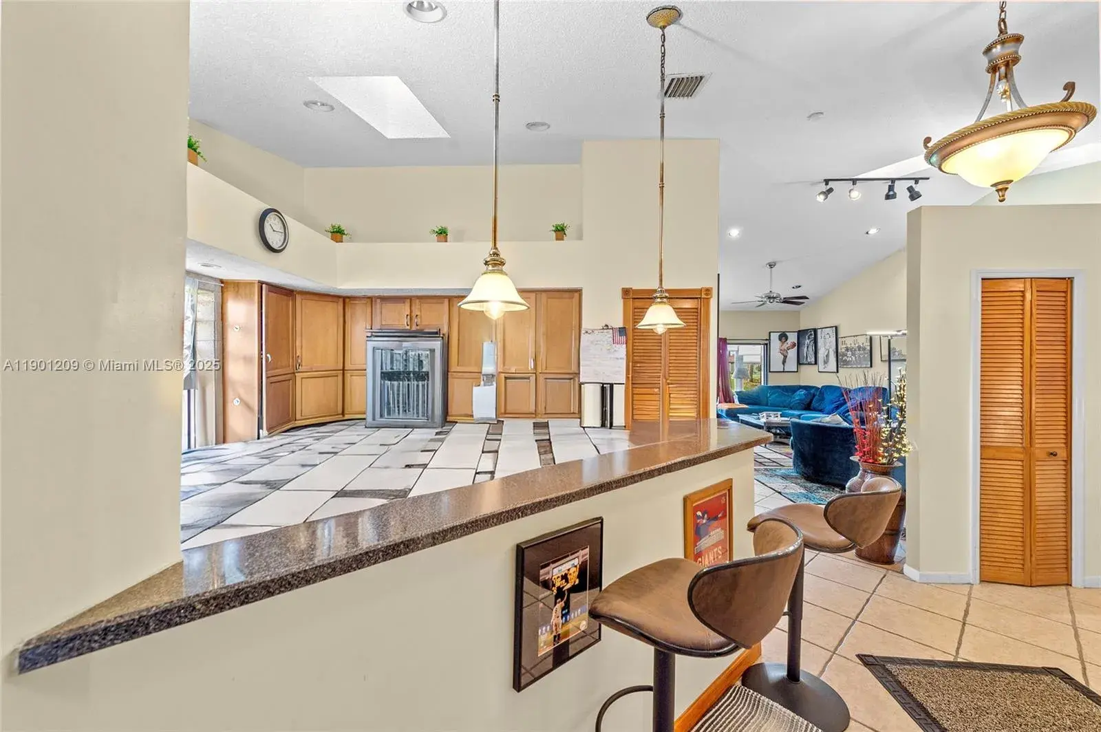 8220 Waterford Ln, Tamarac FL 33321