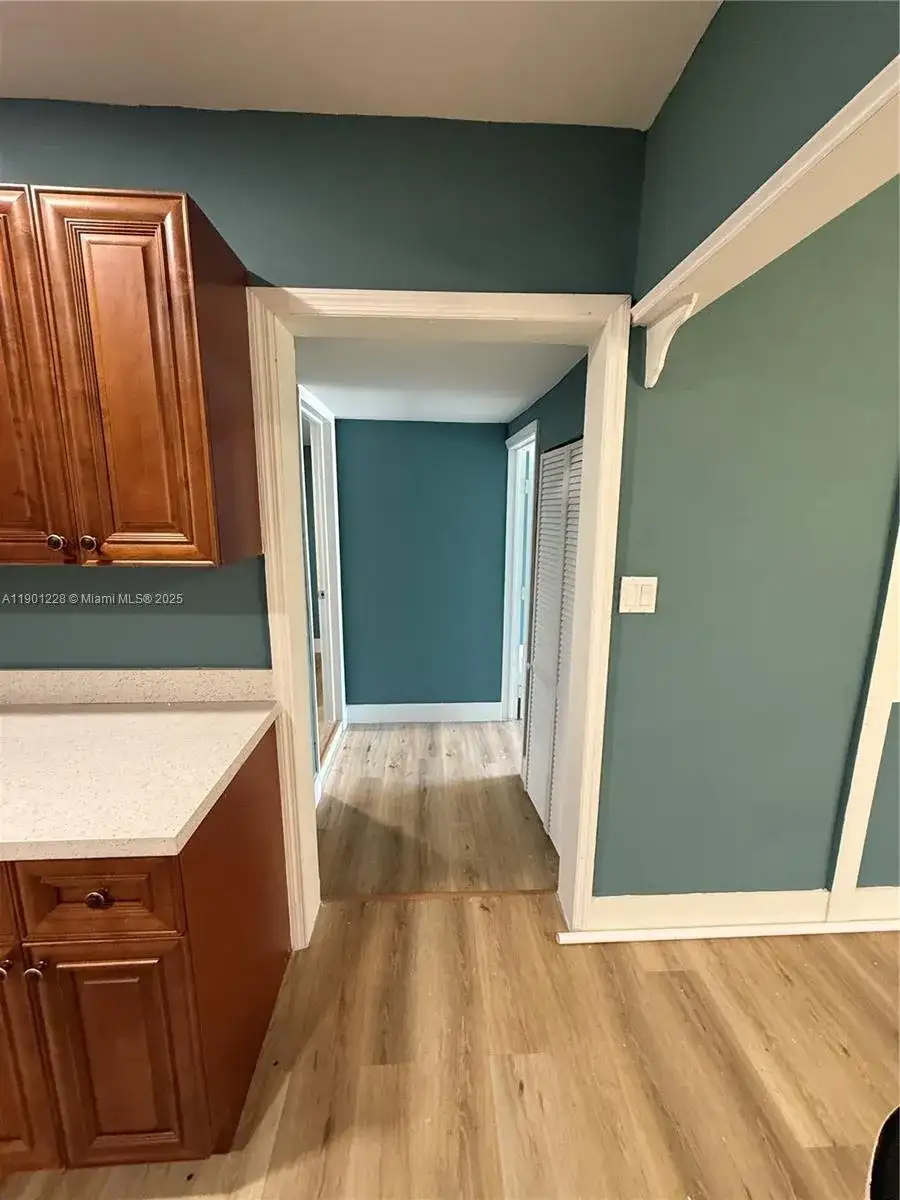 2409 SE 2nd Ave SE, Vero Beach FL 32962 photo 2