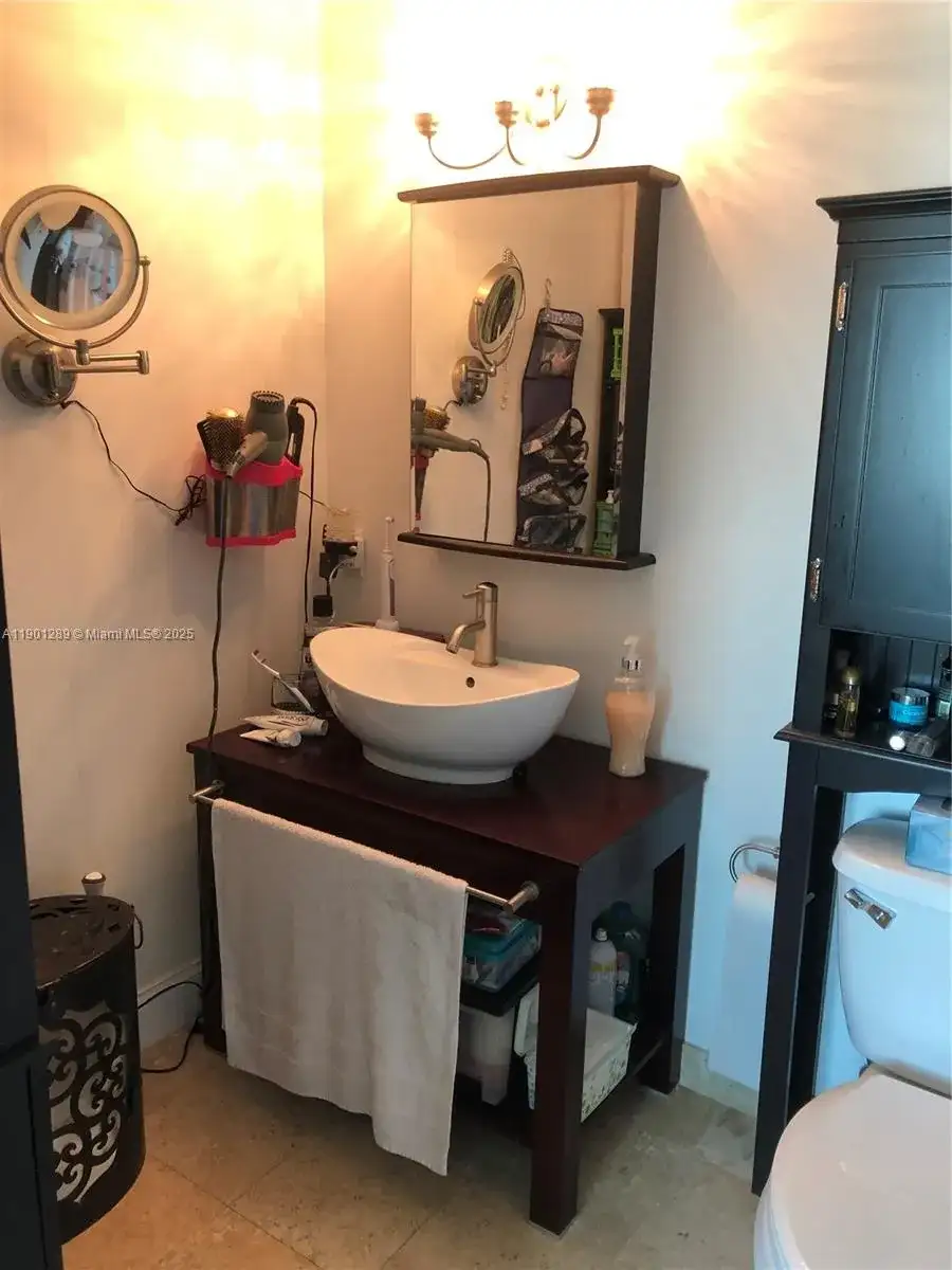 350 S Miami Ave # 1511, Miami FL 33130 photo 3