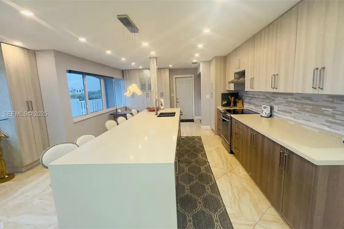329 SE 3rd St # 502S, Hallandale Beach FL 33009