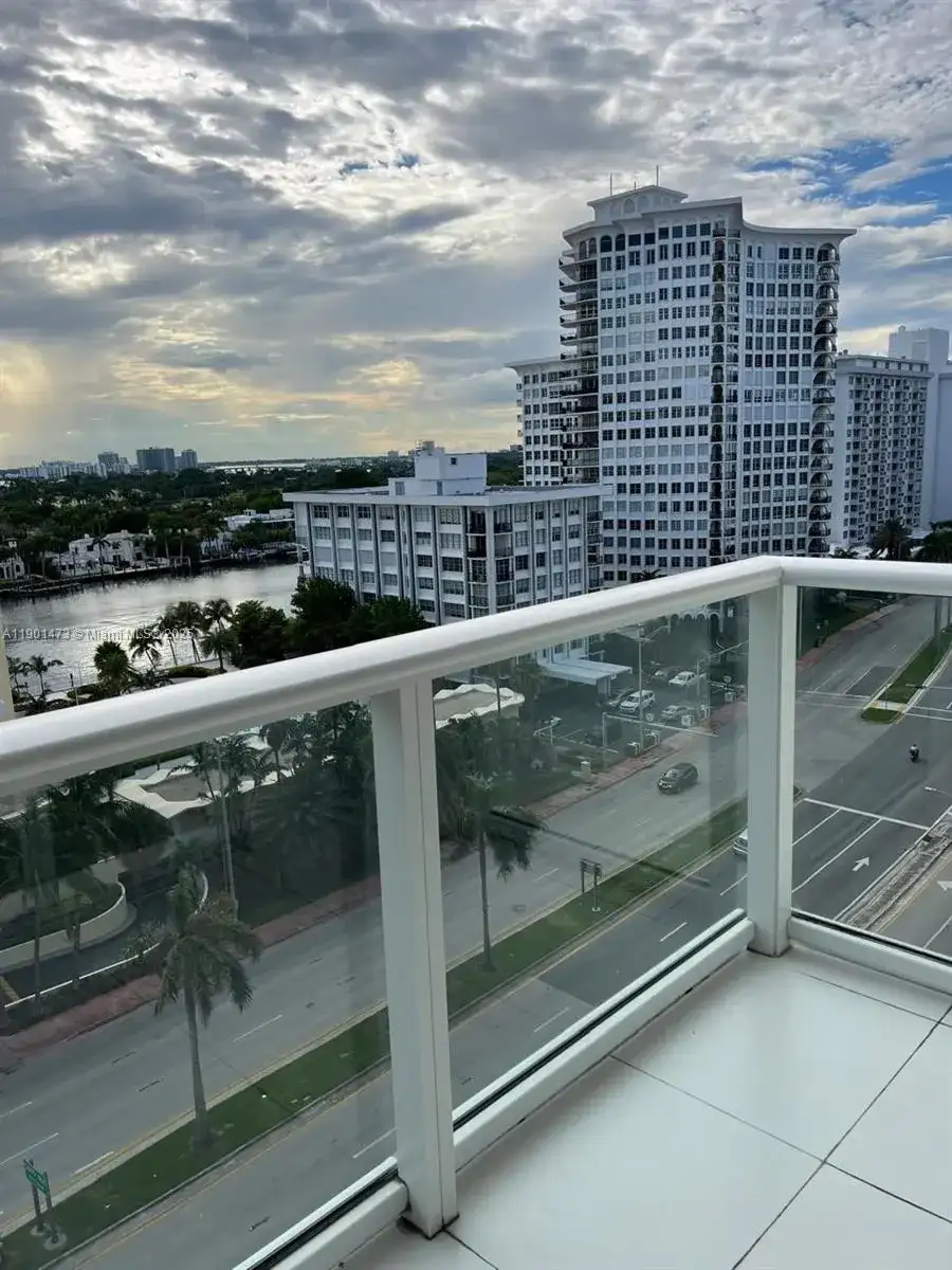 5601 Collins Ave # 1115, Miami Beach FL 33140 photo 2