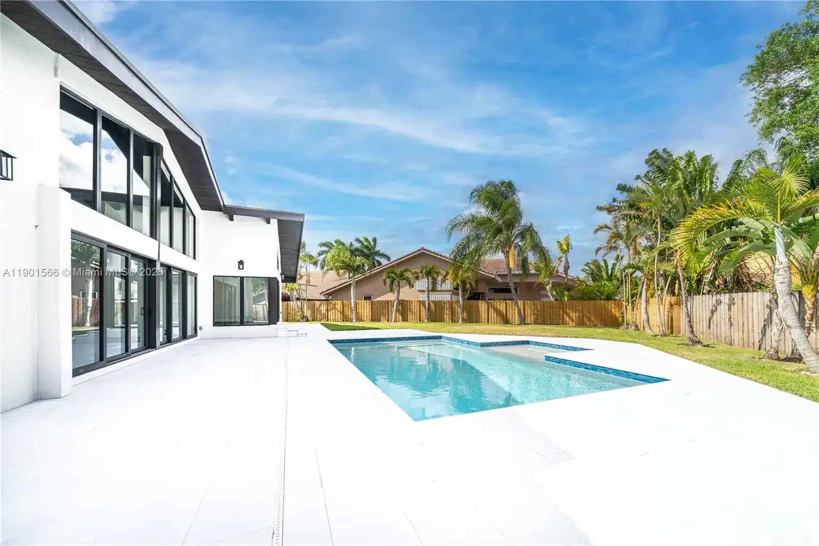 842 W Coco Plum Cir, Plantation FL 33324 photo 2