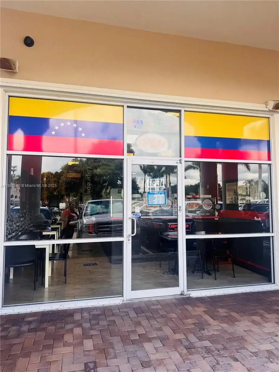 Latin Restaurant For Sale In West Kendall, Kendall FL 33196 photo 2