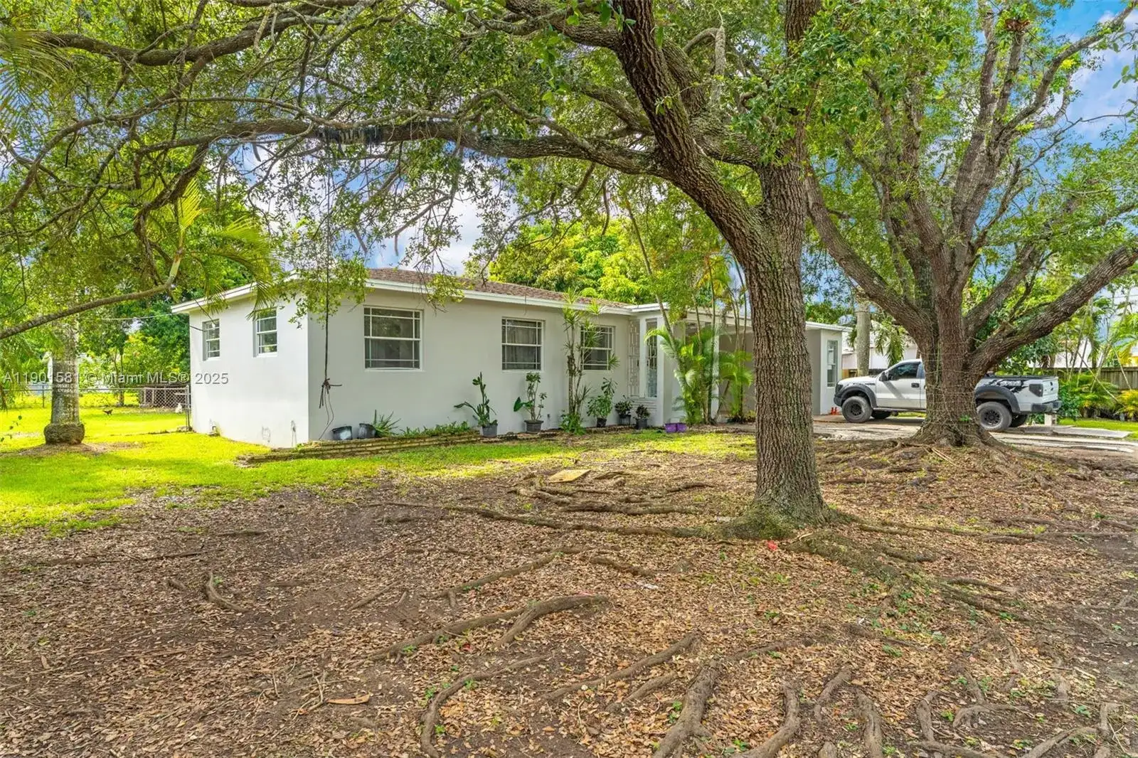 538 NW 11th St, Homestead FL 33030 photo 2