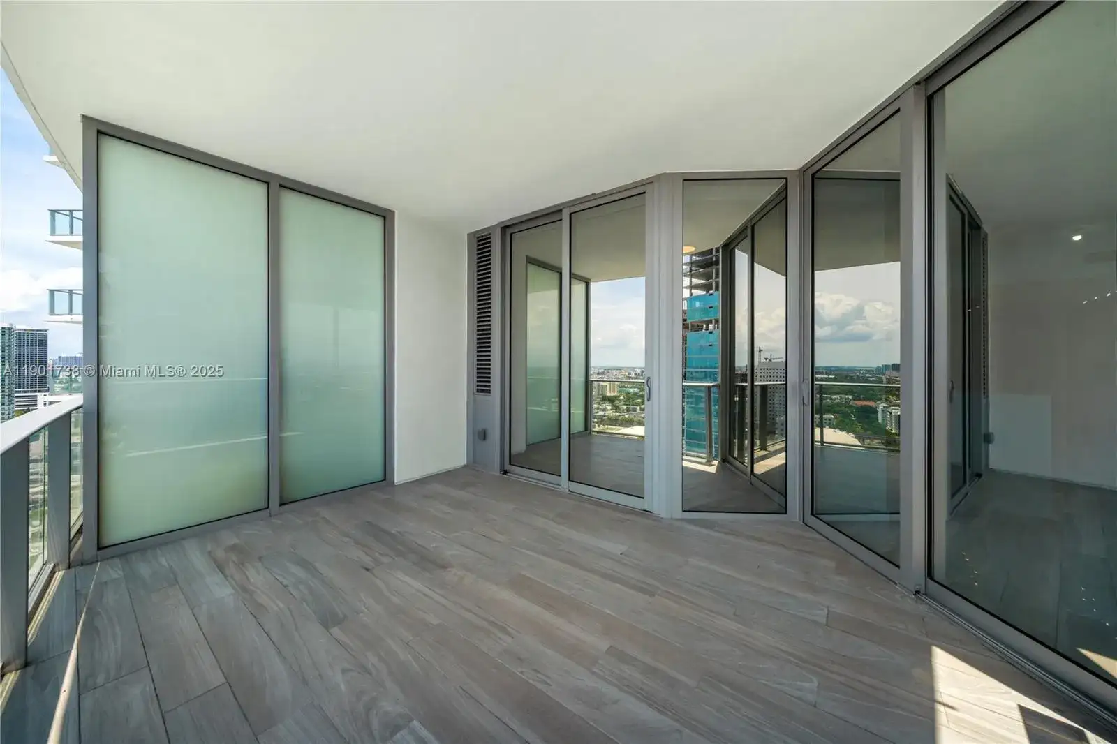 851 NE 1st AVE # 2106, Miami FL 33132 photo 5