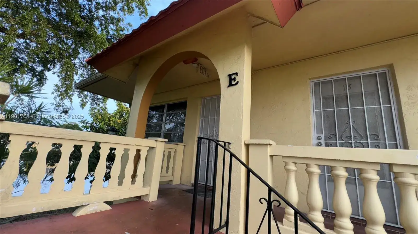 160 NE 203rd Ter # E20, Miami Gardens FL 33179 photo 2