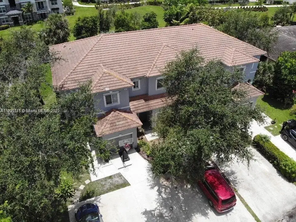 8706 NW 38th Dr, Coral Springs FL 33065 photo 2