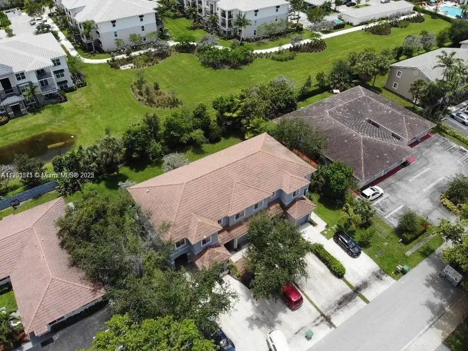 8706 NW 38th Dr, Coral Springs FL 33065 photo 3