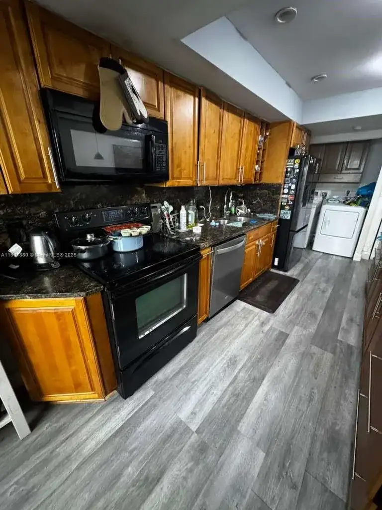 19416 NE 26th Ave # 111B, Miami FL 33180 photo 3