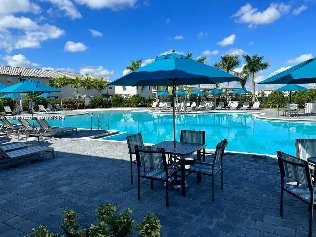 1663 SE 26th Rd, Homestead FL 33035 photo 2