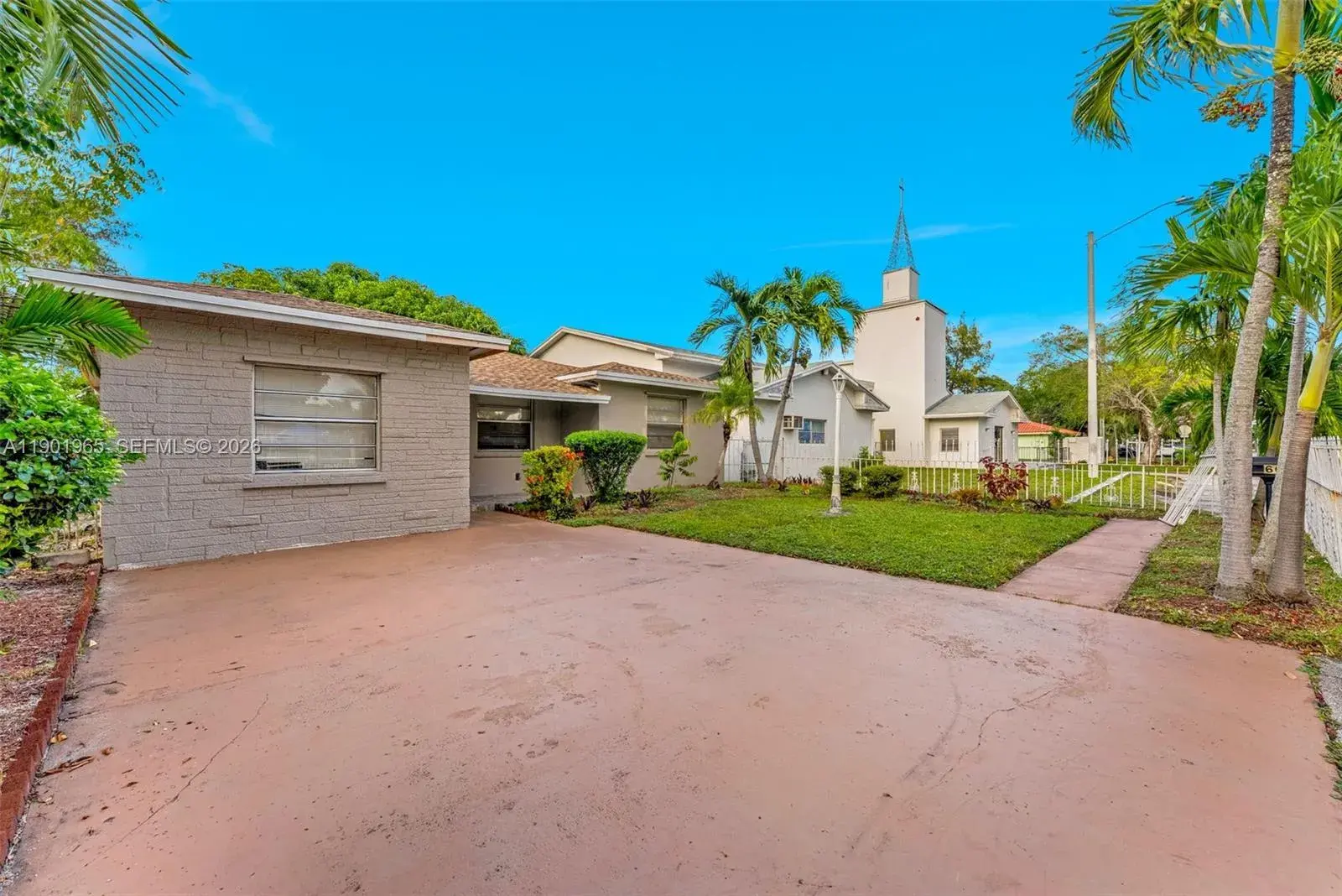 608 NW 9th St, Hallandale Beach FL 33009