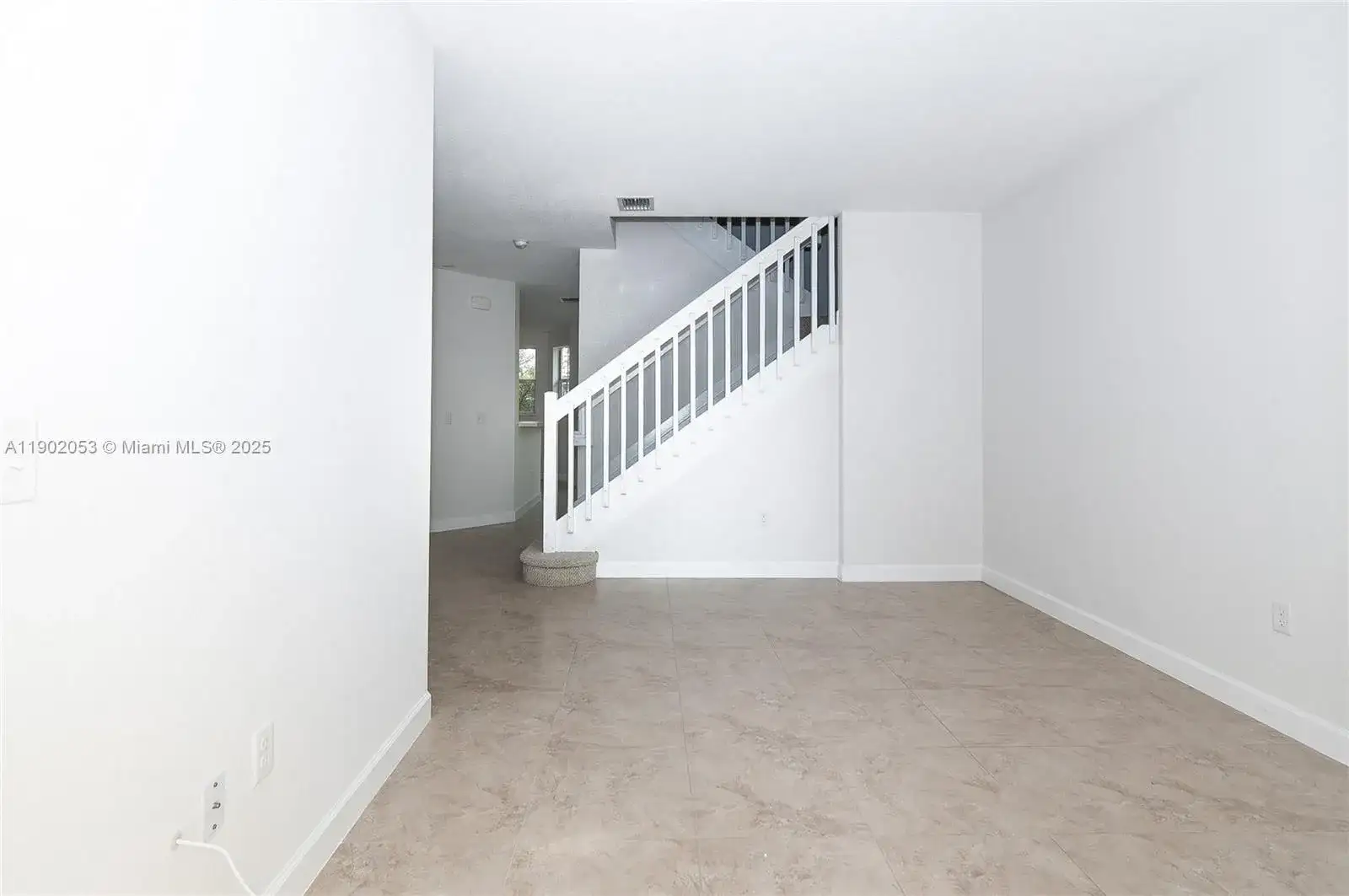 1027 NE 207th St # 1027, Miami FL 33179 photo 3