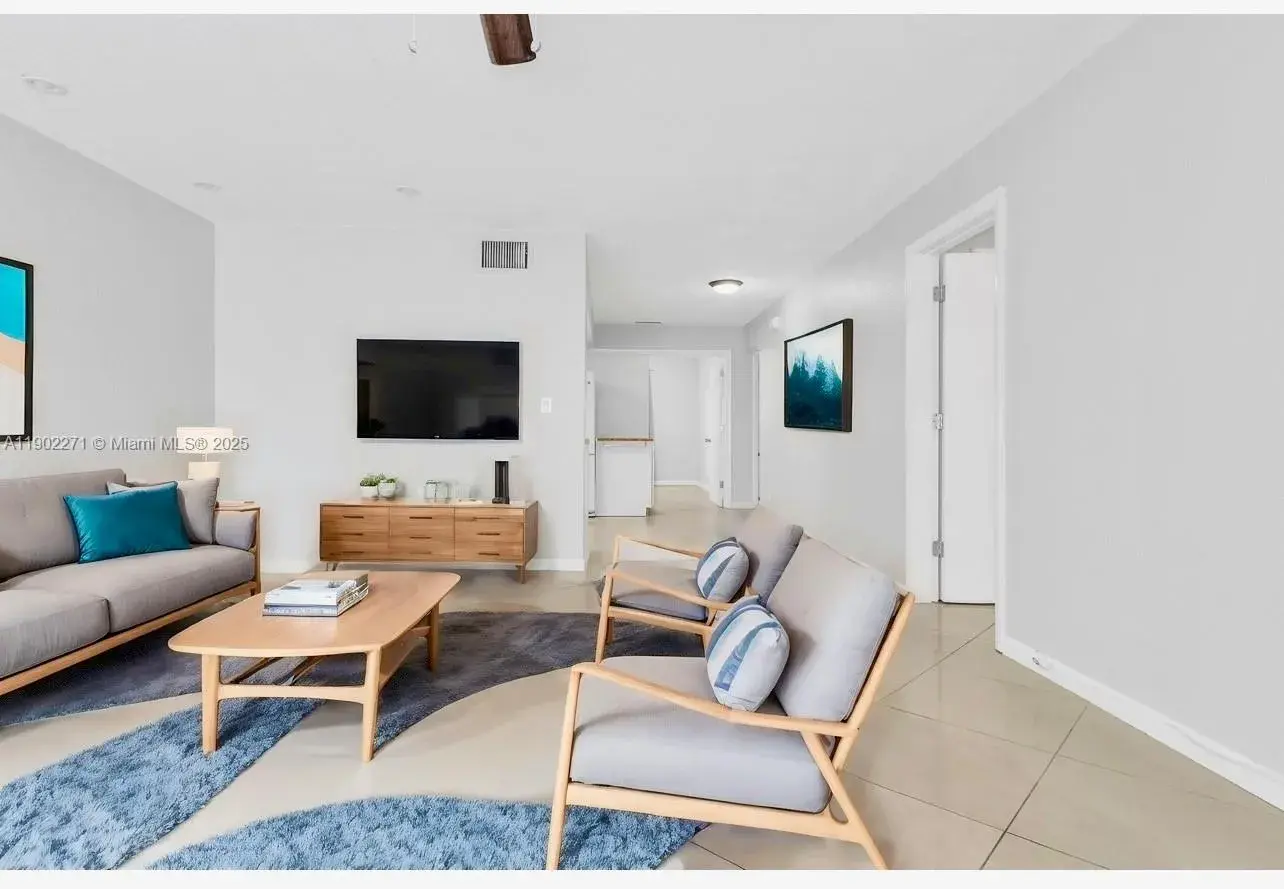 2175 NE 56th St # 105, Fort Lauderdale FL 33308