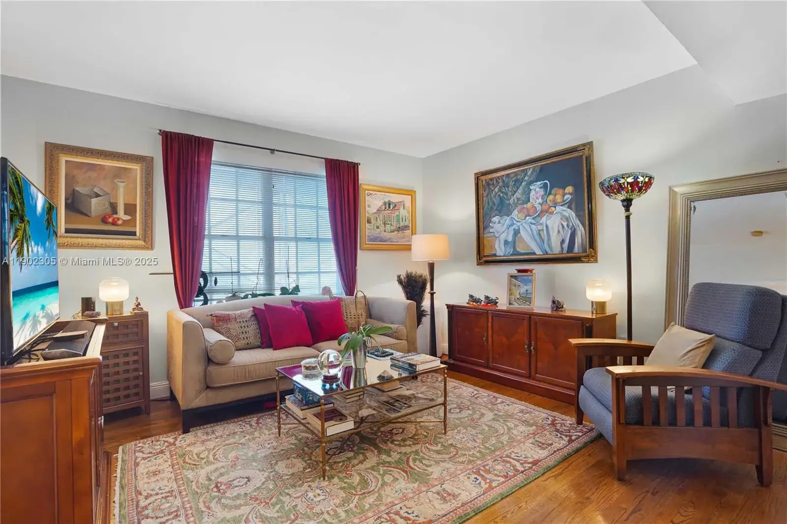 1 bedroom 1 bath Residential for sale at 1051 Meridian Ave # 1K, Miami Beach FL 33139