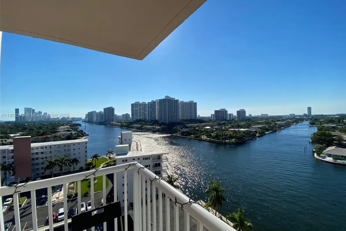 3161 S Ocean Dr # 1210, Hallandale Beach FL 33009
