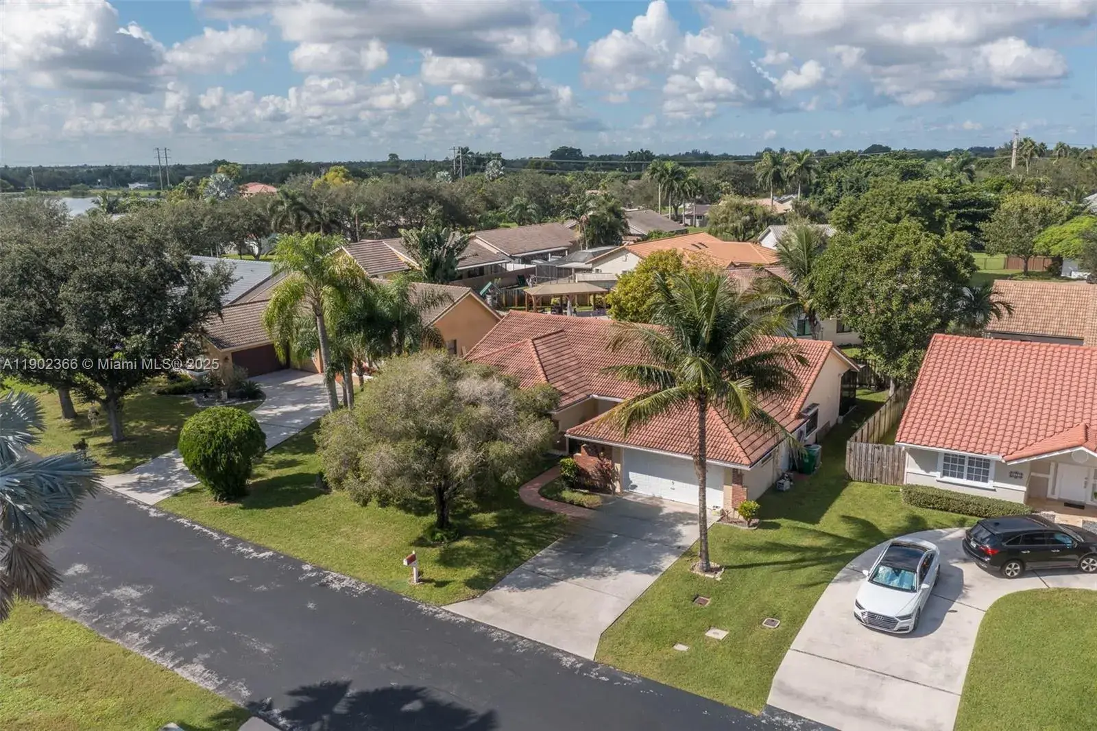 5641 Thistledown Ter, Davie FL 33331