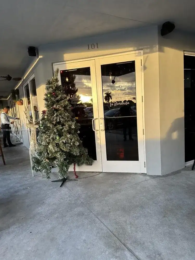 7755 W 4th Ave, Hialeah FL 33014 photo 2