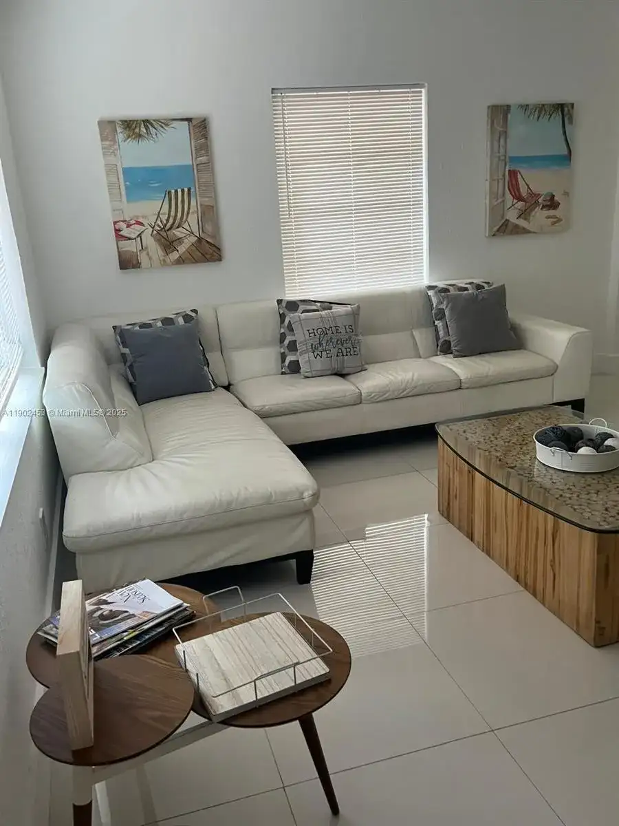 351 E 35th St, Hialeah FL 33013 photo 4