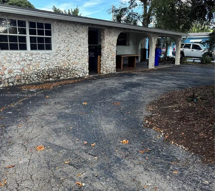 6541 Sherman St, Hollywood FL 33024
