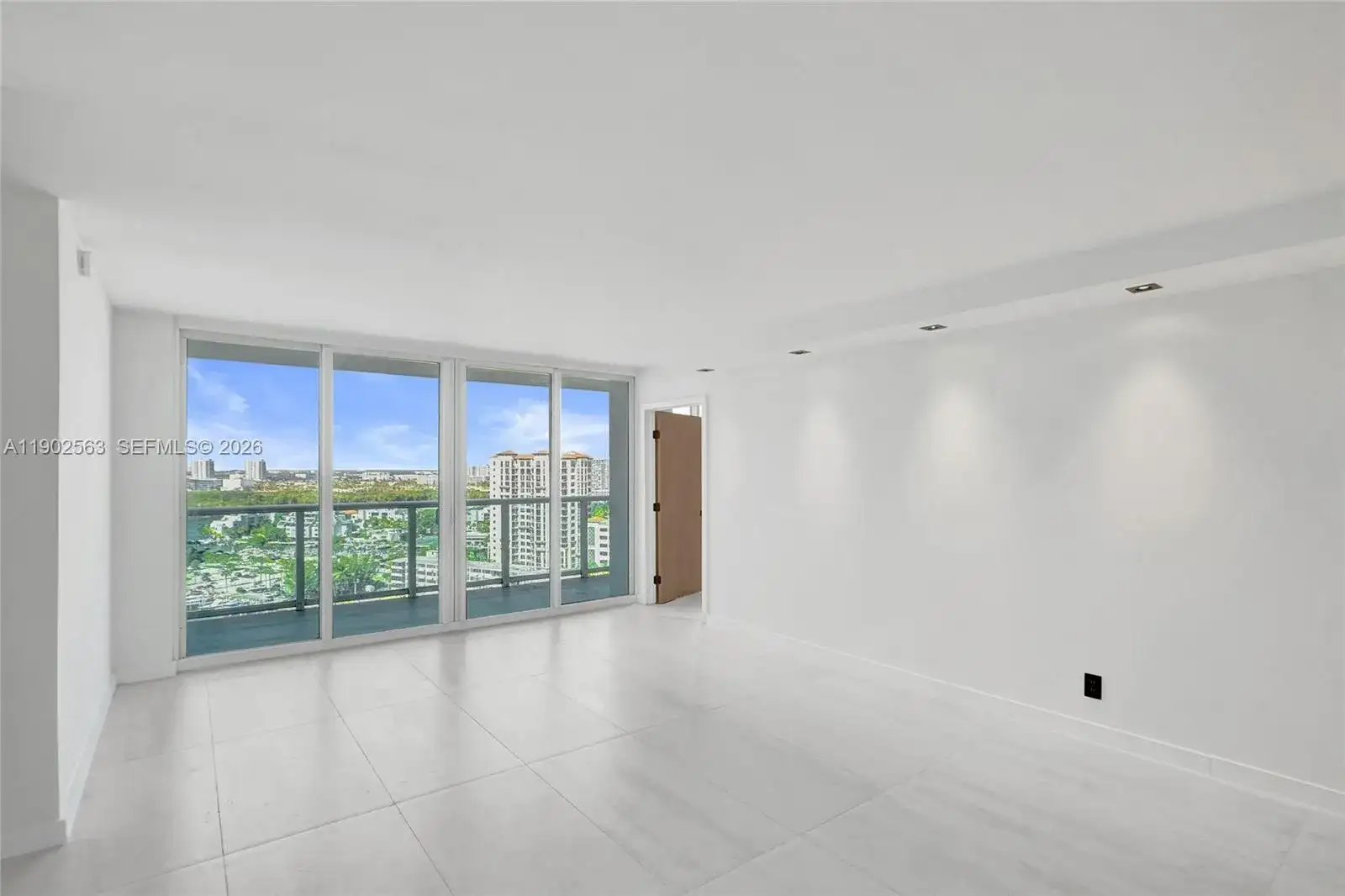 100 Bayview Dr # 1901, Sunny Isles Beach FL 33160 photo 4