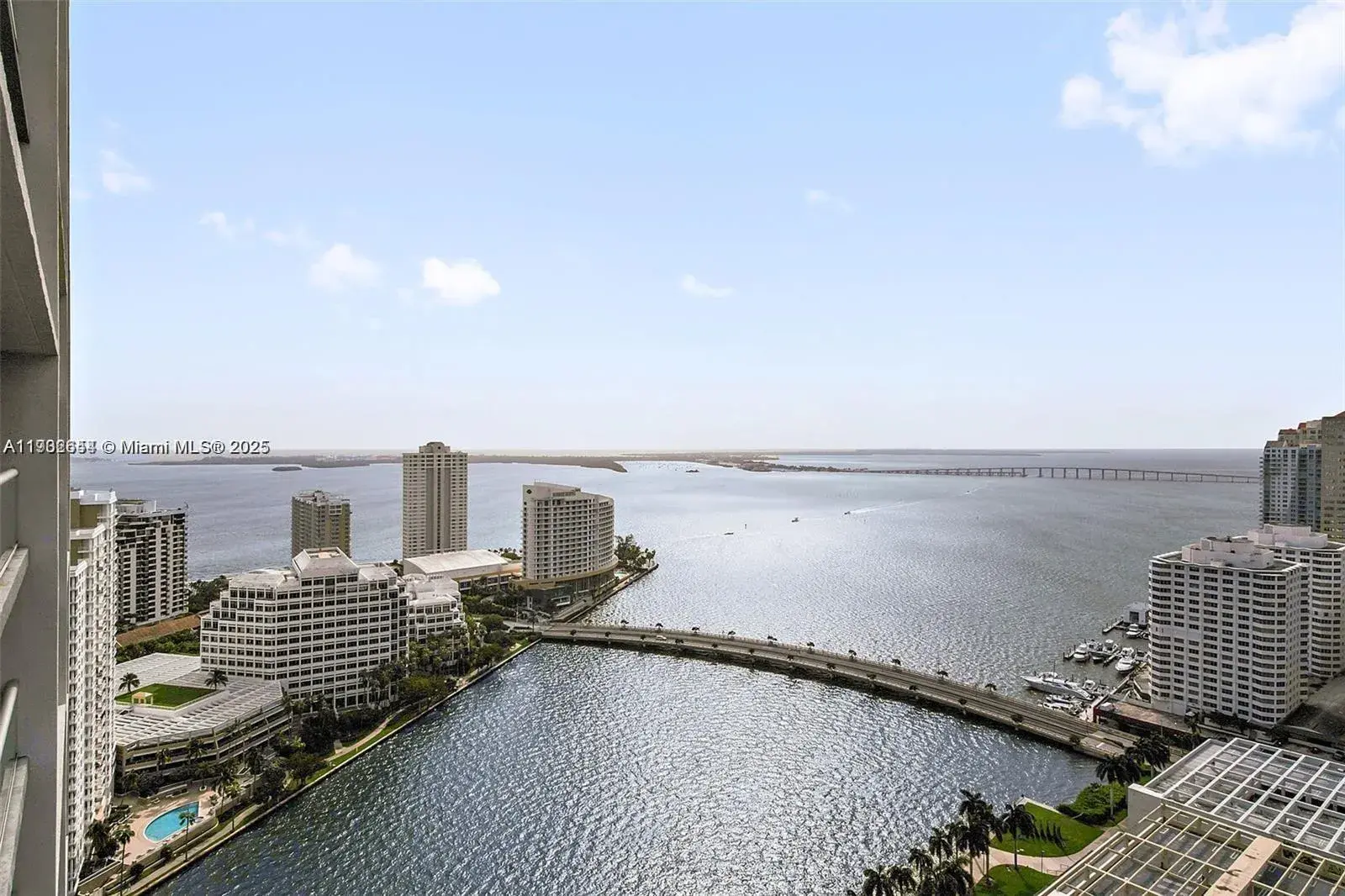 1 bedroom 1 bath Residential for sale at 495 Brickell Ave # 5407, Miami FL 33131