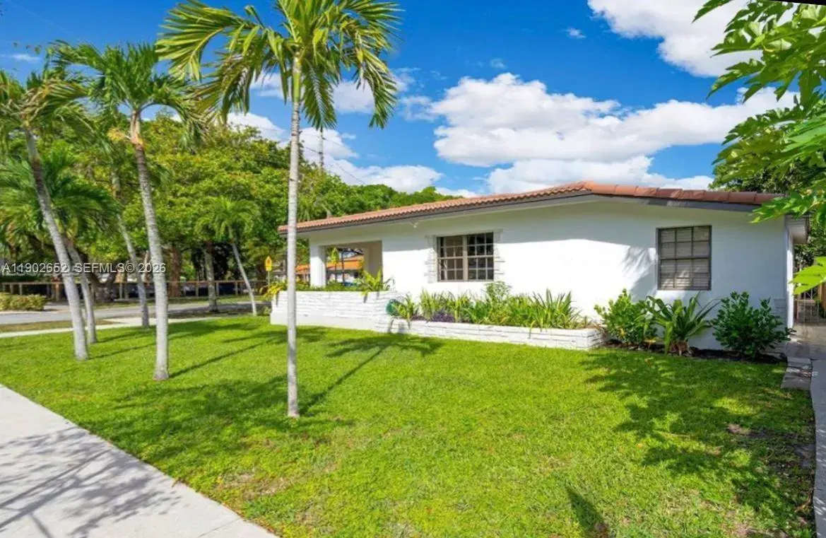 2121 SW 13th Ave, Miami FL 33145