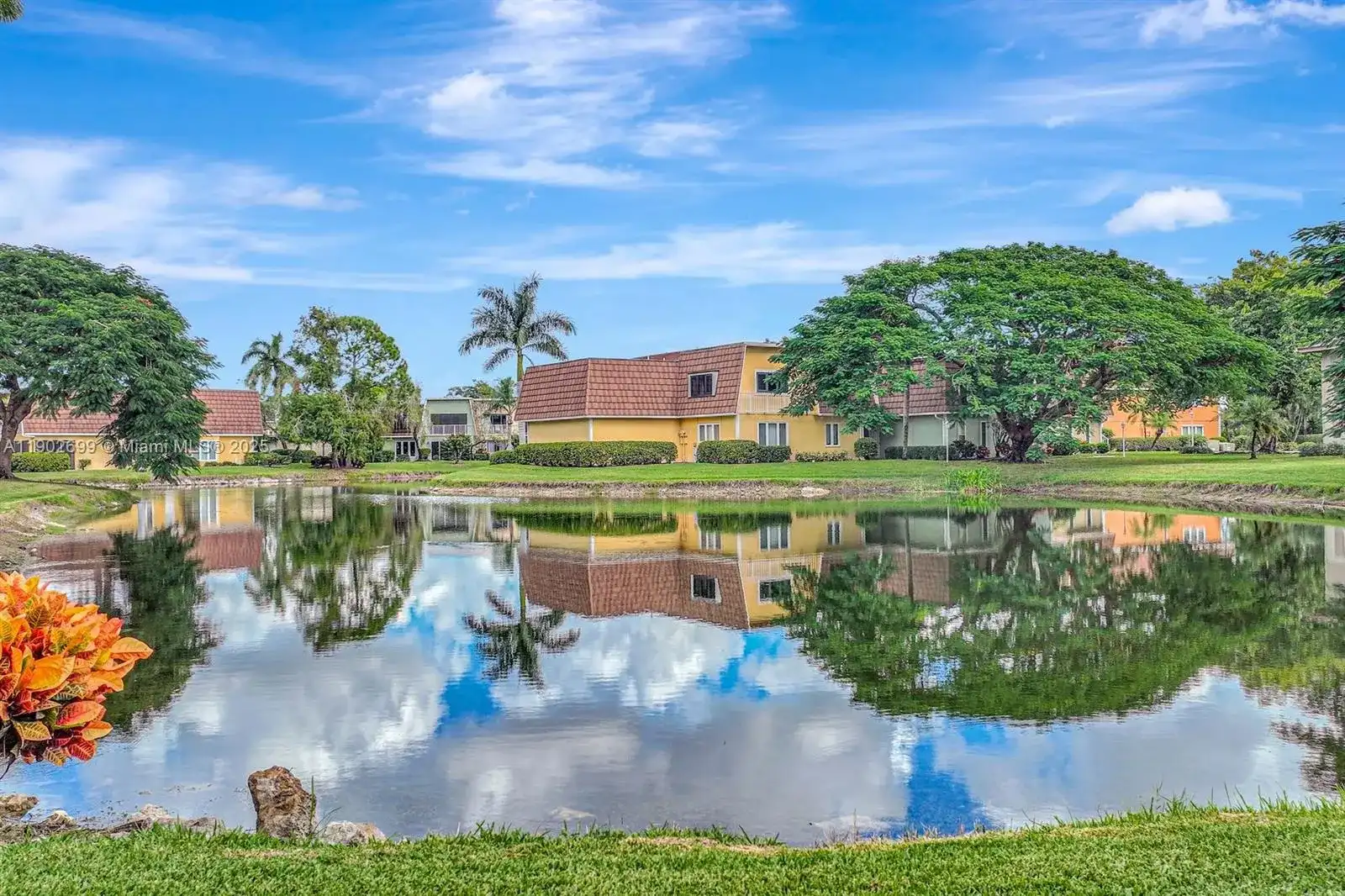 15 Bob O Link Ct, Naples FL 34105