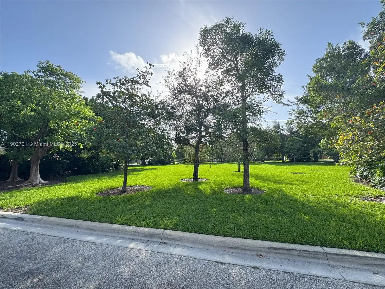 159 Cameron Ct, Weston FL 33326 photo 2