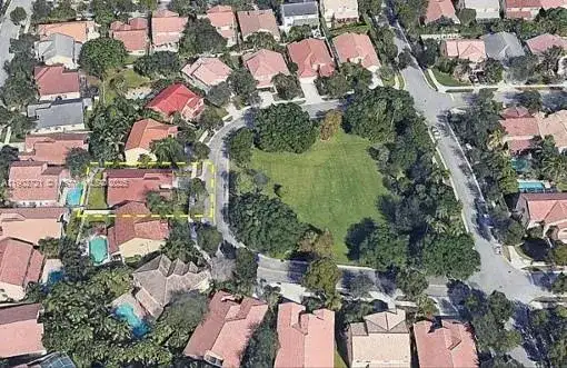 159 Cameron Ct, Weston FL 33326 photo 3