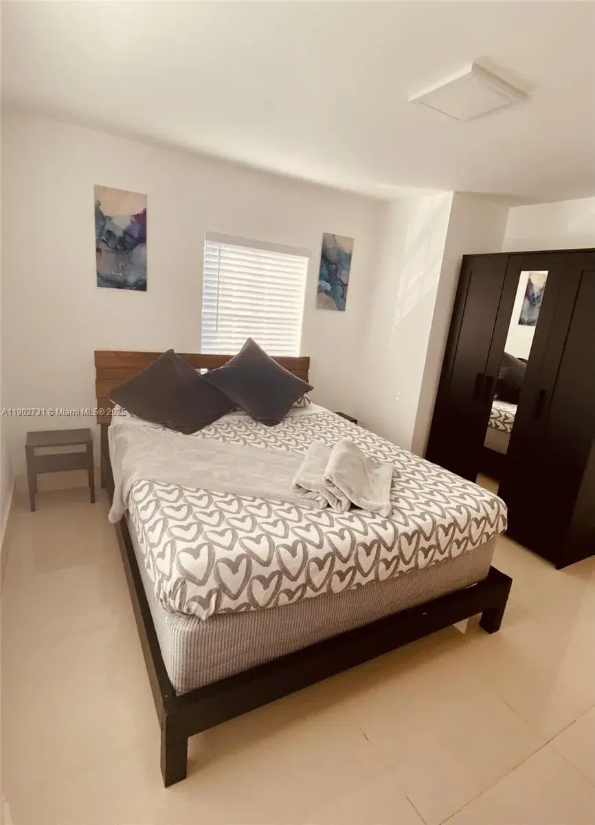 227 NW 34th St # 3, Miami FL 33127