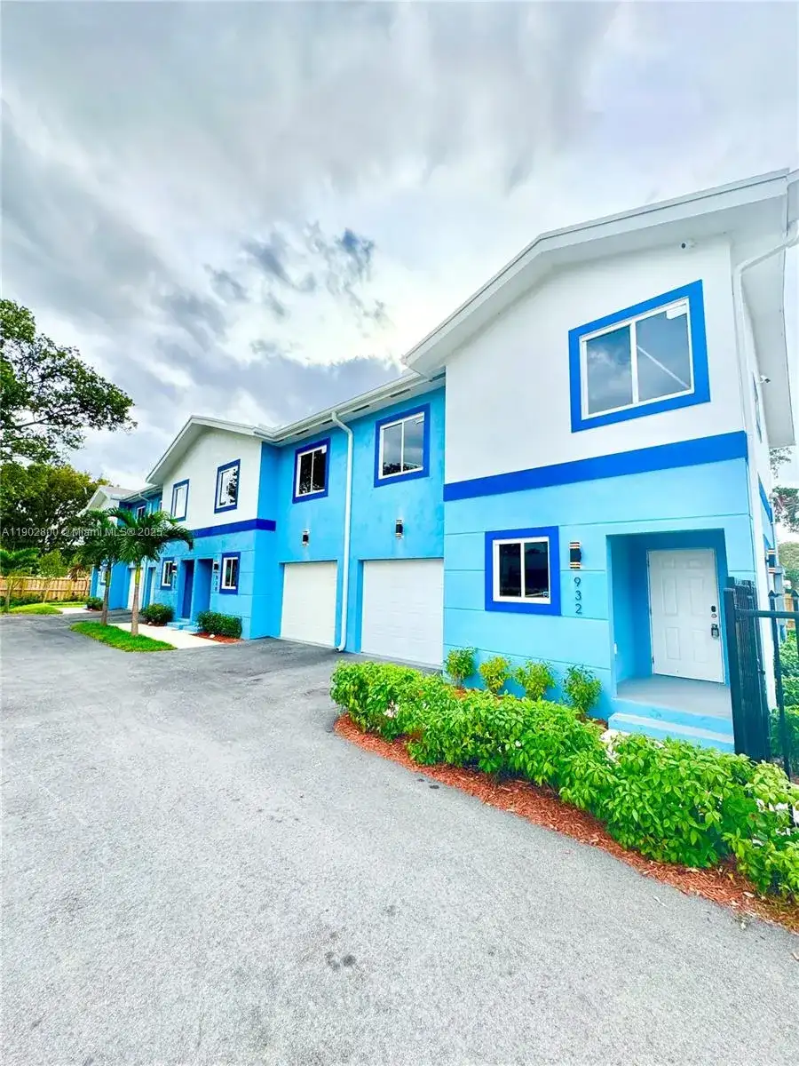 926 - 932 NW 2nd St, Fort Lauderdale FL 33311 photo 2