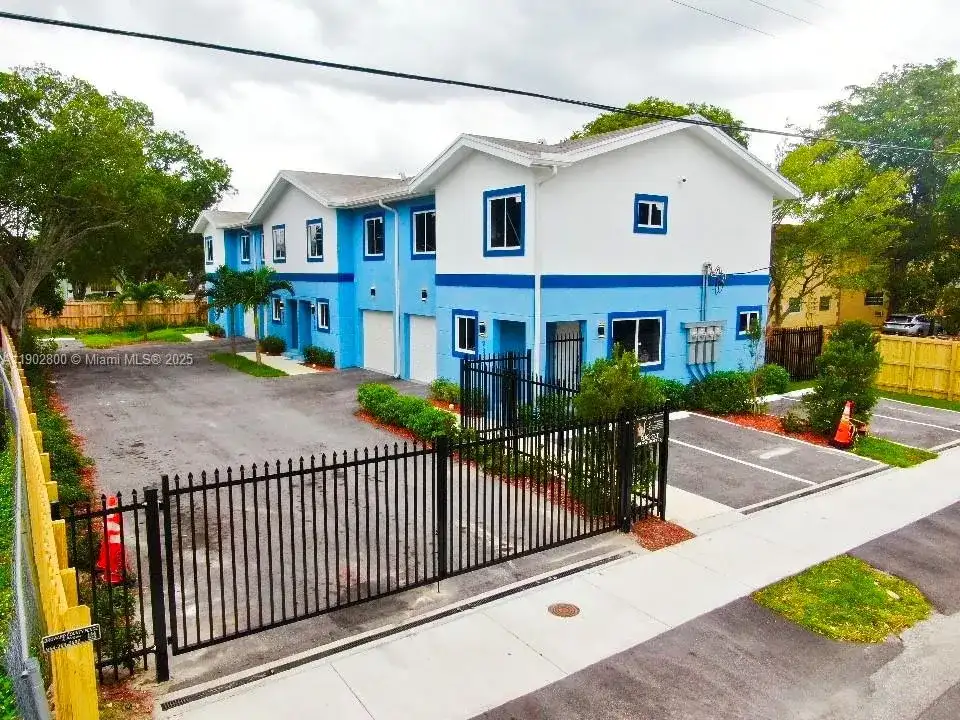 926 - 932 NW 2nd St, Fort Lauderdale FL 33311 photo 3