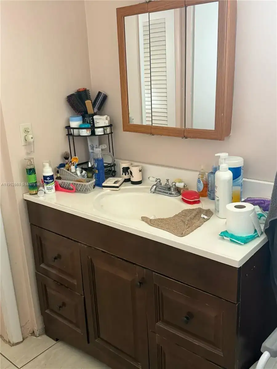 18555 NE 14th Ave # 715, Miami FL 33179 photo 4