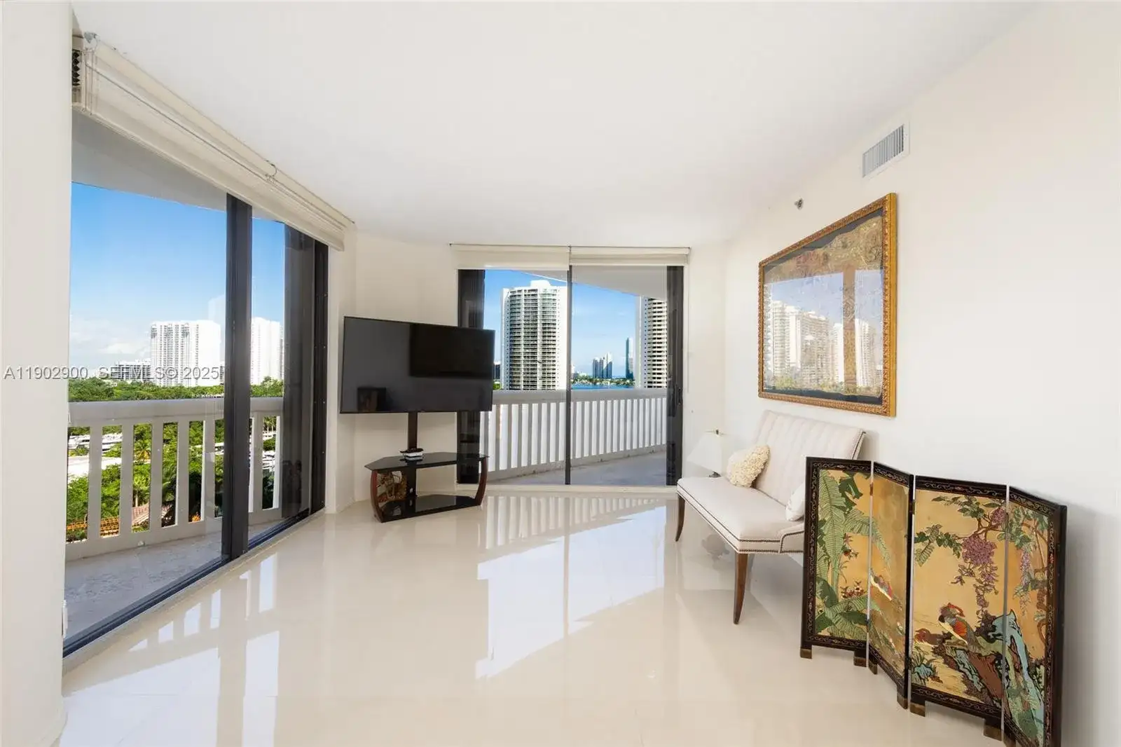2000 Island Blvd # 1109, Aventura FL 33160 photo 2