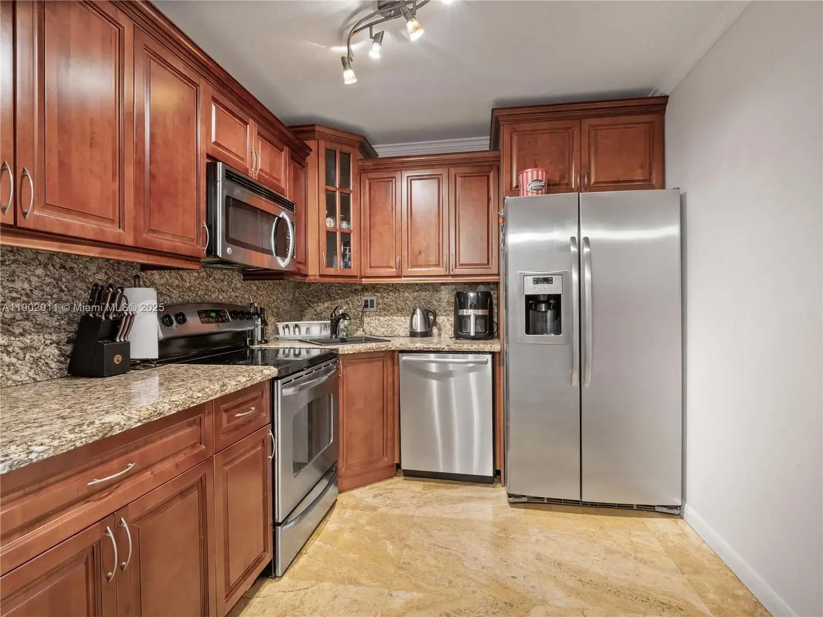 600 Three Islands Blvd # 1814, Hallandale Beach FL 33009