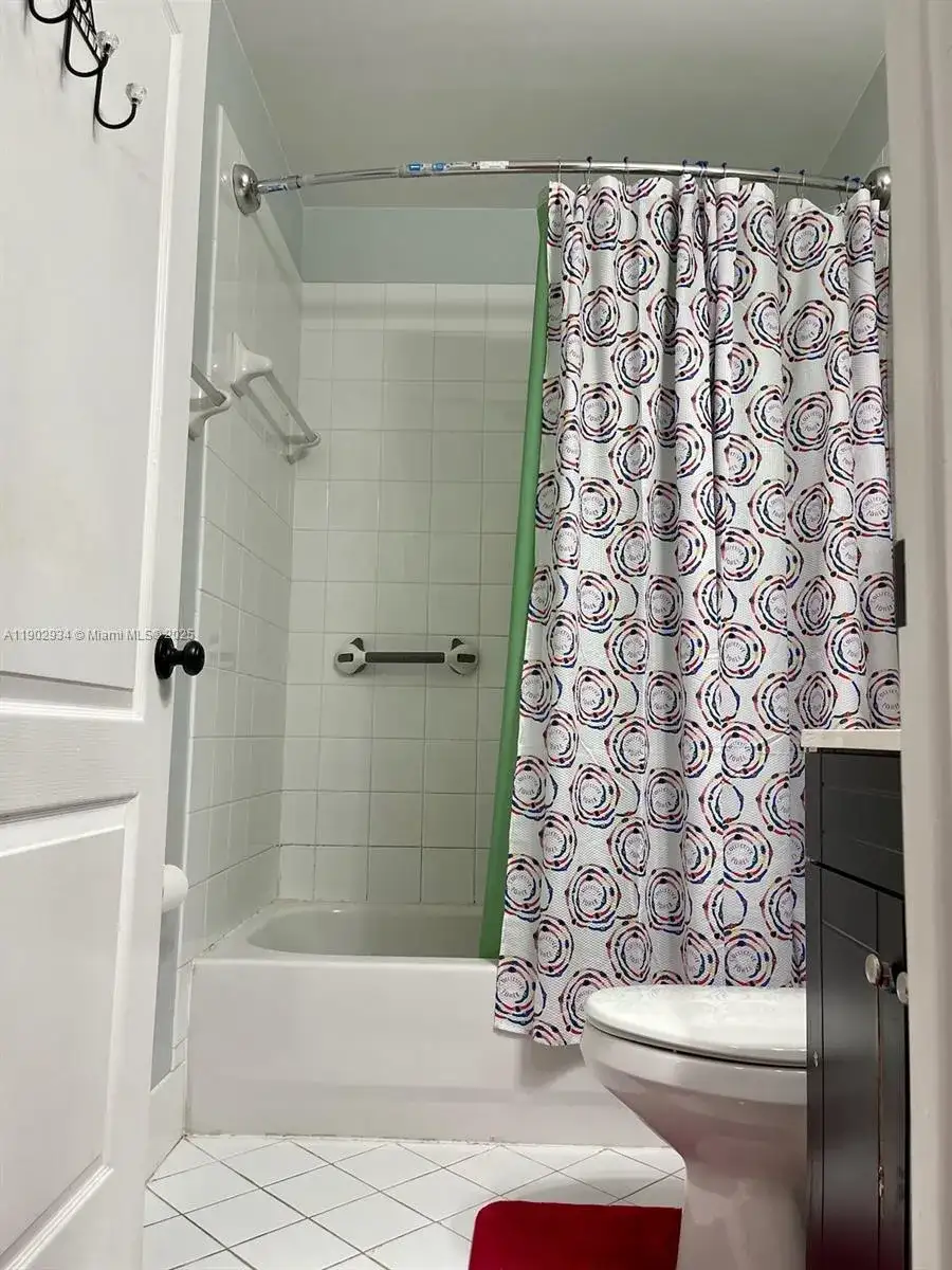 21316 SW 87th Pl, Cutler Bay FL 33189 photo 5