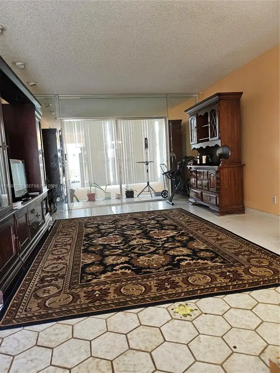 5121 W Oakland Park Blvd # 211, Lauderdale Lakes FL 33313 photo 5