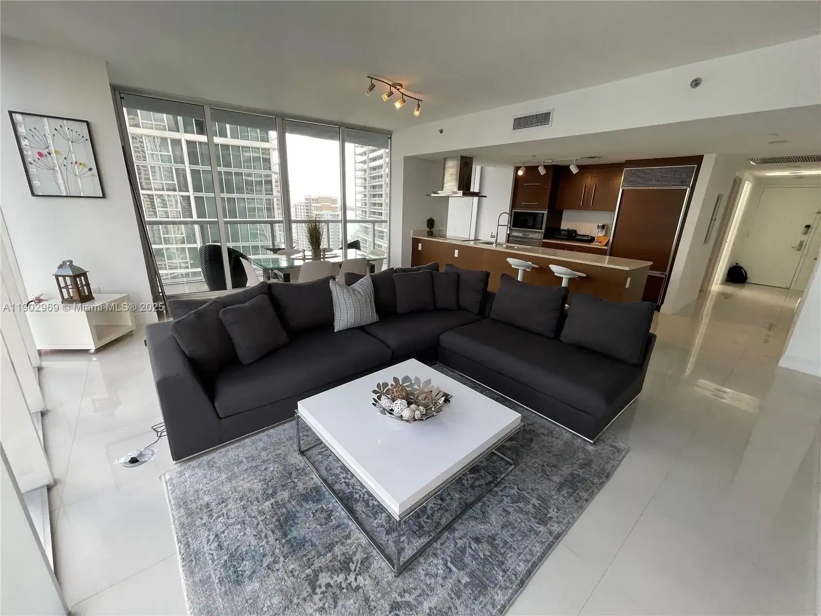 485 Brickell Ave # 2602, Miami FL 33131 photo 4