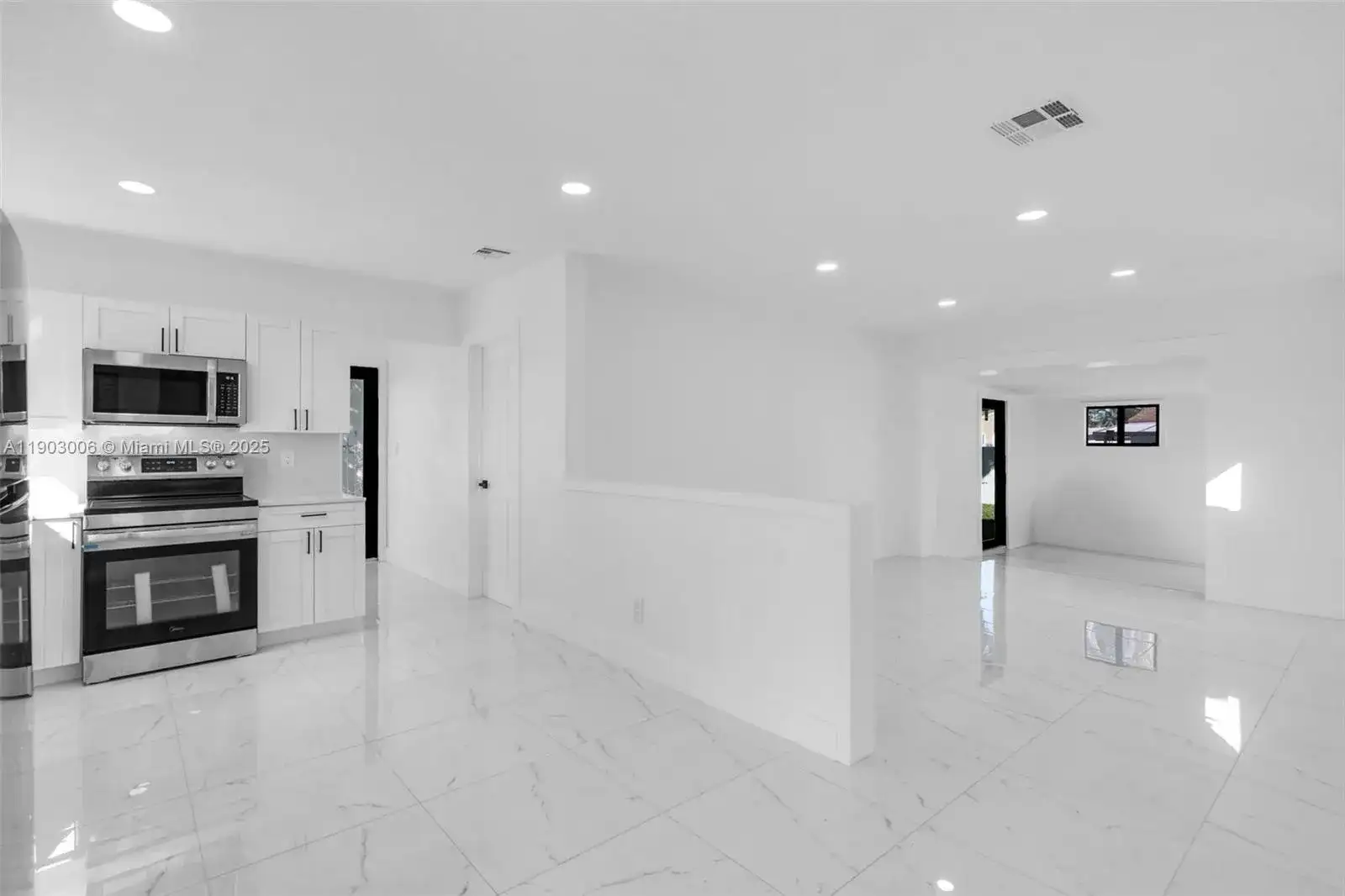1021 NW 195th St, Miami Gardens FL 33169 photo 5