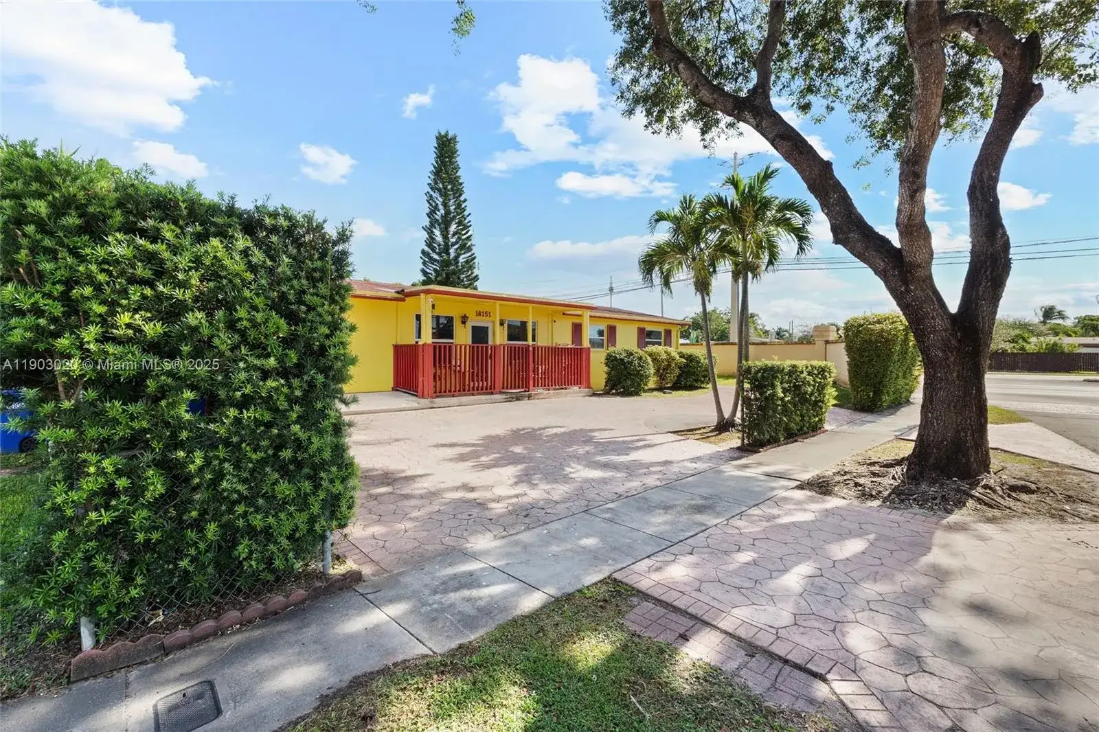 18151 NE 9th Ct, North Miami Beach FL 33162 photo 3