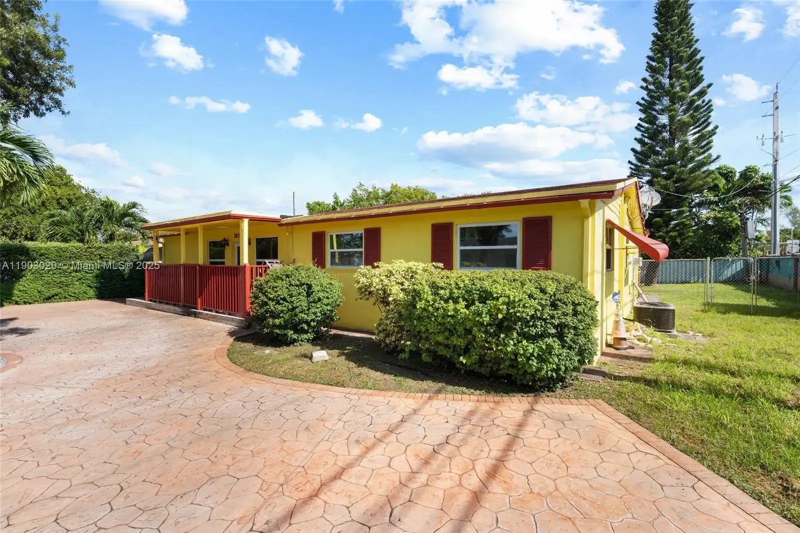 18151 NE 9th Ct, North Miami Beach FL 33162 photo 4