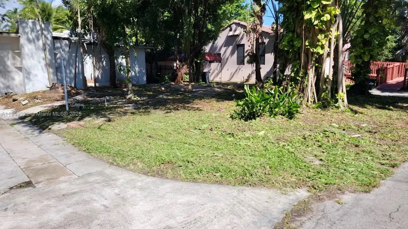 519 NE 118th St, Biscayne Park FL 33161 photo 2