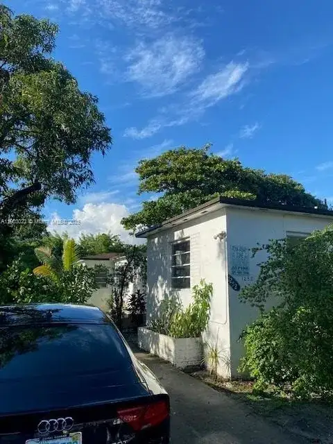 1250 NW 58th St # 1, Miami FL 33142 photo 5