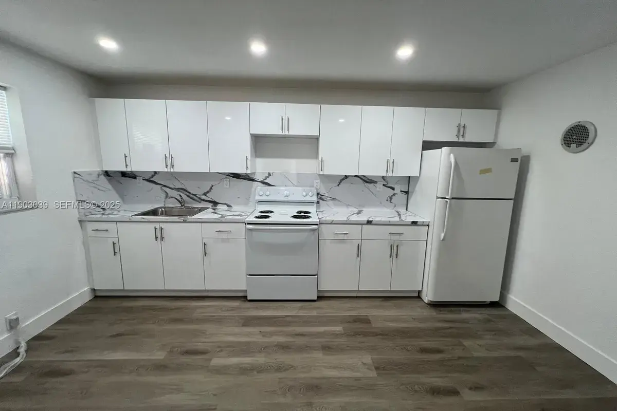 1236 NW 4th Ave # 2, Fort Lauderdale FL 33311